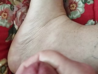 Cum on foot