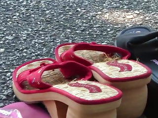 Jessi&#039;s barefoot sandals