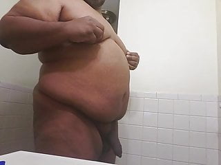Black chub showing his body and masturbating