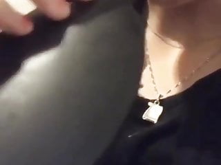 Junge Teen fingert sich Yasmina