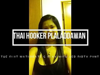 Thai Hooker Plaladdawan play with dirty cunt