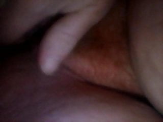 Facebook Flittchen spielt sich an der Fotze herum….