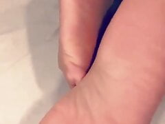Gf playing with her feet in Nylons