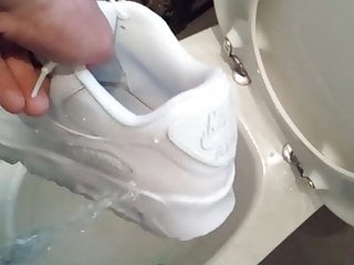 Pee New White Nike Air Max 90...