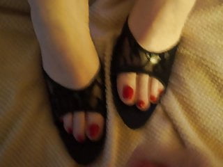 Black Heels, Red Toes, Load