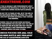 Hotkinkyjo fucking her anal hole with big wine bottle & gape