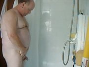 nice piss in shower