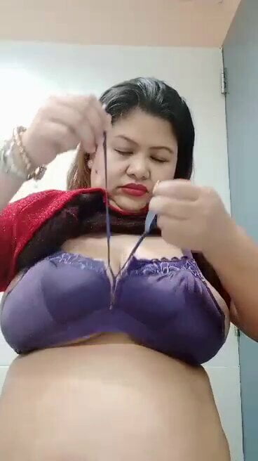Malayalam girl masturbating and penetrating her vagina 2
