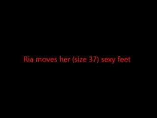 Ria Moves Her Sexy Size 37 Feet...