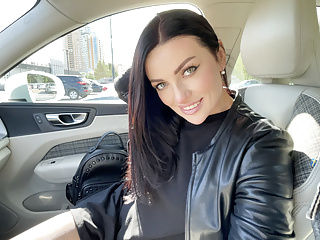 MILF, Brunette, Car Blowjob, Luna Roulette