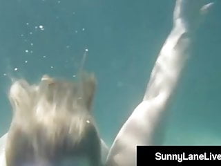Scuba sucking blows a dick underwater...
