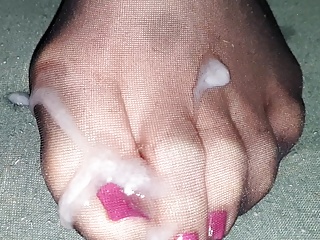 Cum on Nylon feet #12