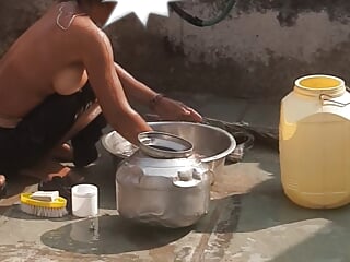 Ыеузsister taking bath in desi bathroom