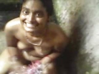 Desi village lady nude bath and cock sucking