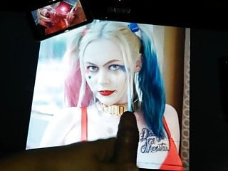 Sexy Harley Quinn Cosplayer Cum Tribute 