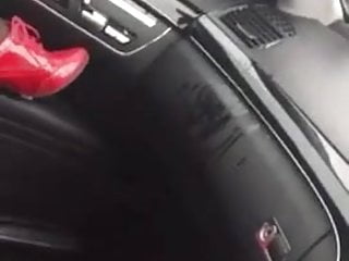 orgasm and squirt in her car