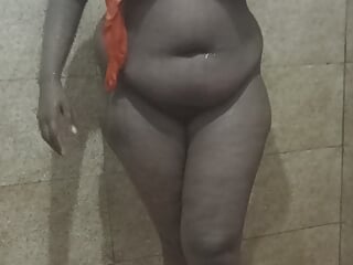 Girl Masturbates, Bath Time, MILF, Lanka