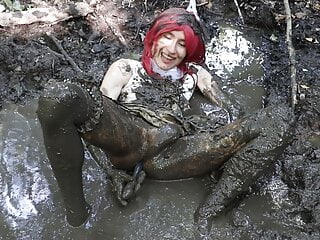 trap cosplay Maki bride messy play in the mud