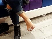 shoe shopping Gf shows sexy big feet and toes 