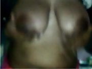 indian whore shwoing her boobs in cam