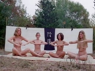 The Vixens of Kung Fu - A Tale of Yin Yang (1975)