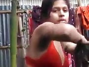 Bangladeshi girlfriend changing