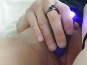 KITTY RECORDS HERSELF PLAYING W TOY FINGERING HER WET PUSSY 