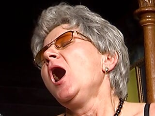 Screaming Granny! She moans so loud while fucking