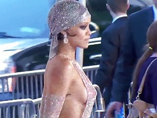 Babe, Rihanna, Celebrity, HD Videos