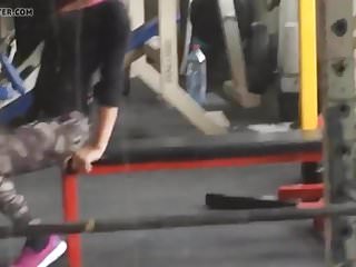 blonde milf imgym gefickt - Bild 4